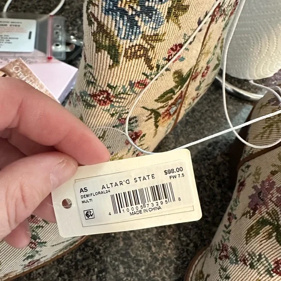 NWT Altar’d State Demi Floral Tapestry Boots - Picture 5 of 7